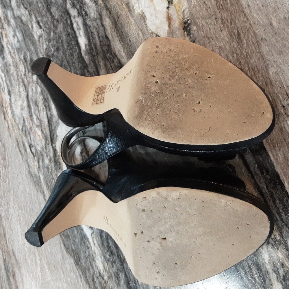 Anne Klein pumps.. - Picture 3 of 4